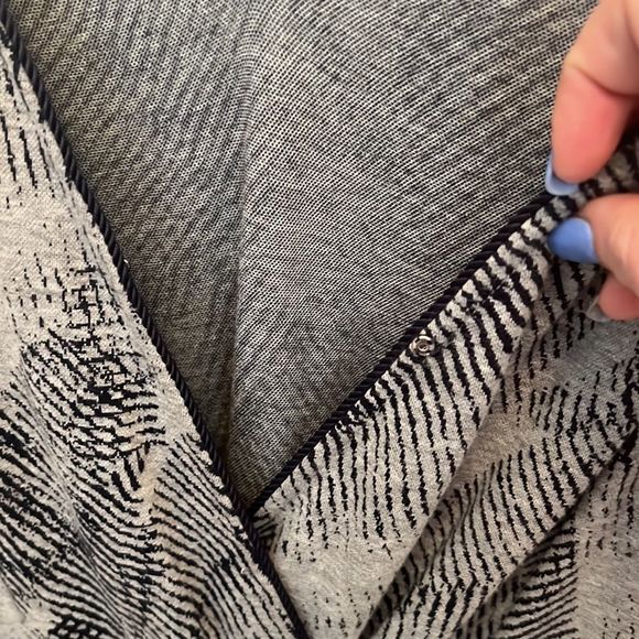 Tart Gray Print Romper - worn 2x - perfect condition. - Picture 7 of 8